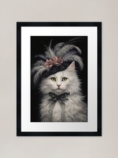 Elegant White Maine Coon �